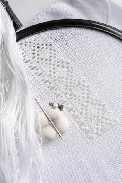 broderie florala pe panza